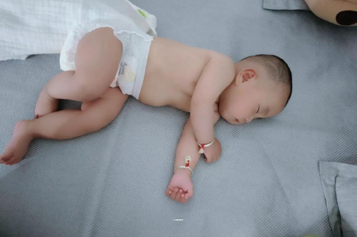 宁国怀孕多久肚子会胀气